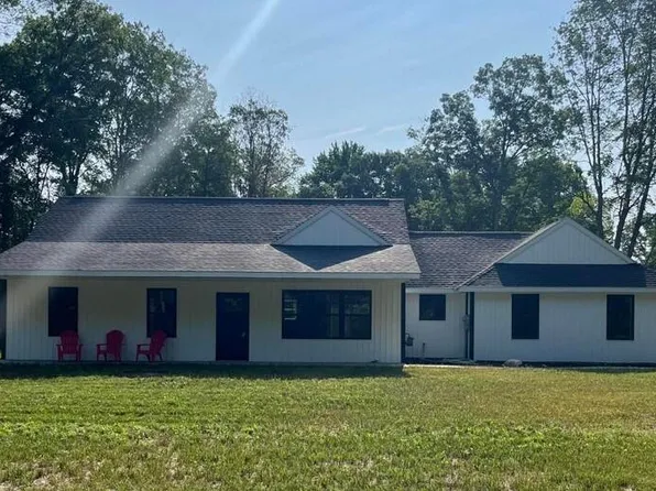 13912 Delta Dr, Big Rapids, MI 49307