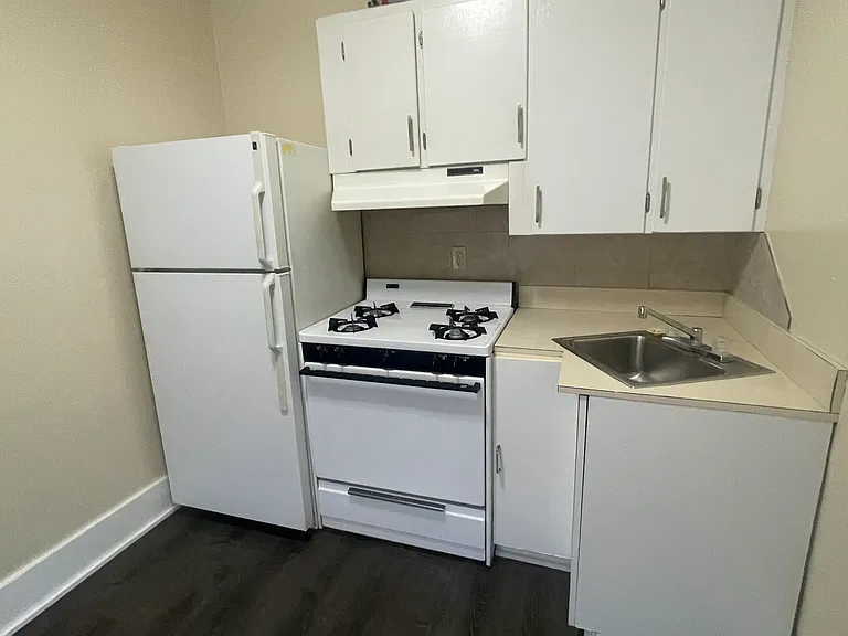 220 E Toronto Ave #3 — Photo 14