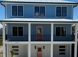 225 Greenville Ave, Carolina Beach, NC 28428