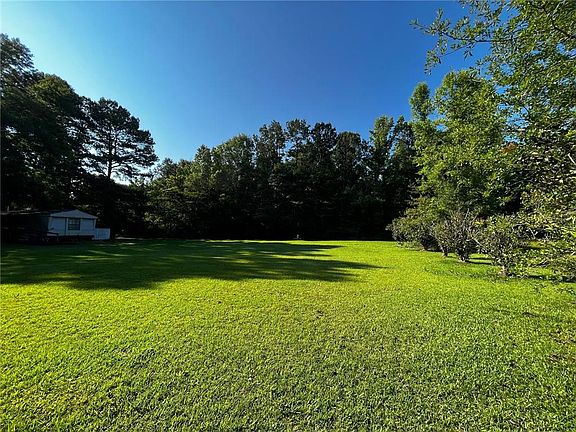 4th image of 320 Village Farms Ln