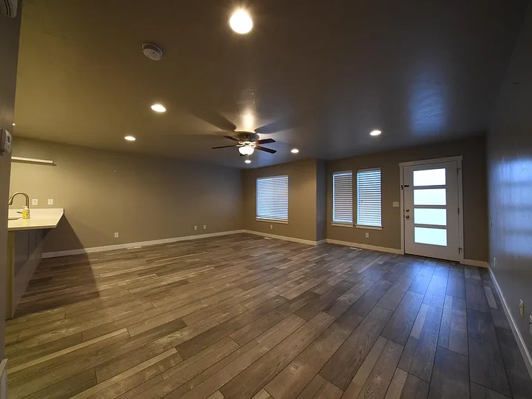 1391 W Bridal Veil Dr — Photo 4