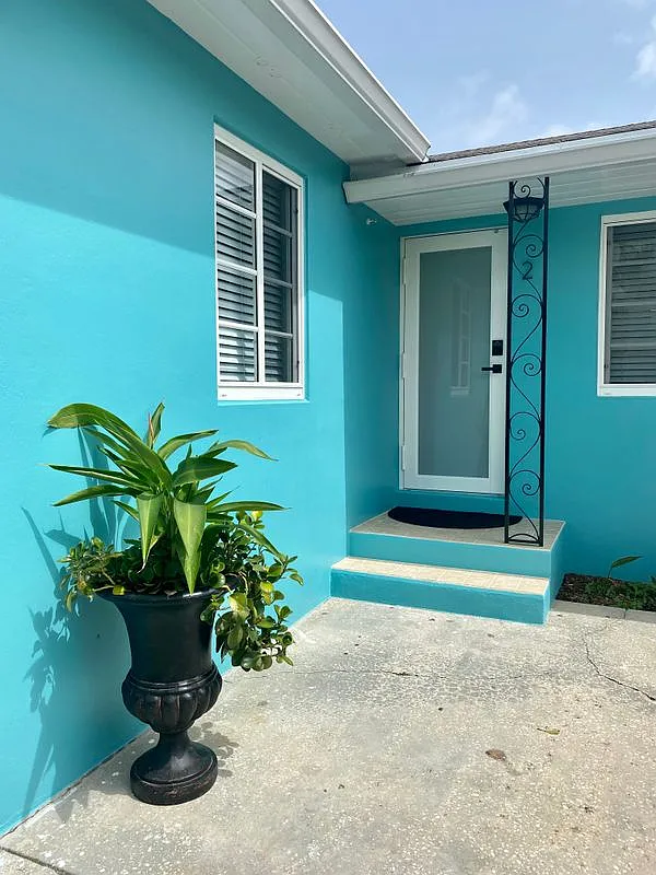 2 bed, 1.0 bath, 900 sqft, $2,475 — Photo 1