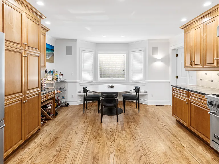 11 Pine Grove Ct — Photo 16