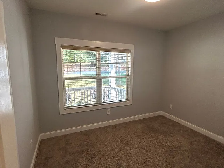 27 Burgess Ave — Photo 14