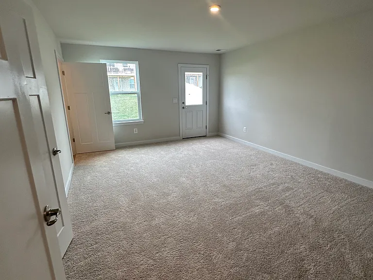 212 Huntwellwest Blvd — Photo 38