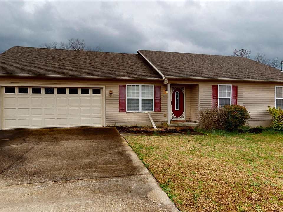 1st image of 800 Wesley Dr