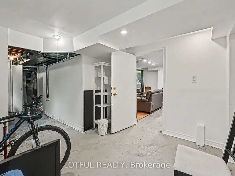 2427 Chasseur Ave #3 — Photo 18