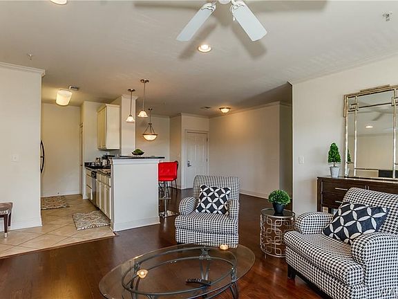 5th image of 700 15th St Unit 2303