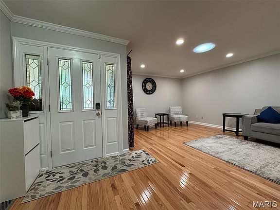 5th image of 914 Dutch Mill Dr