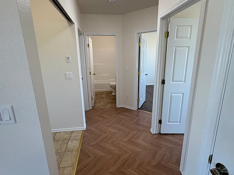 221 W Wynooche Ave #404 — Photo 6
