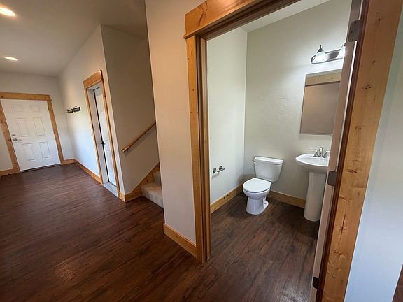 5th image of 20 Culver Pl APT 401