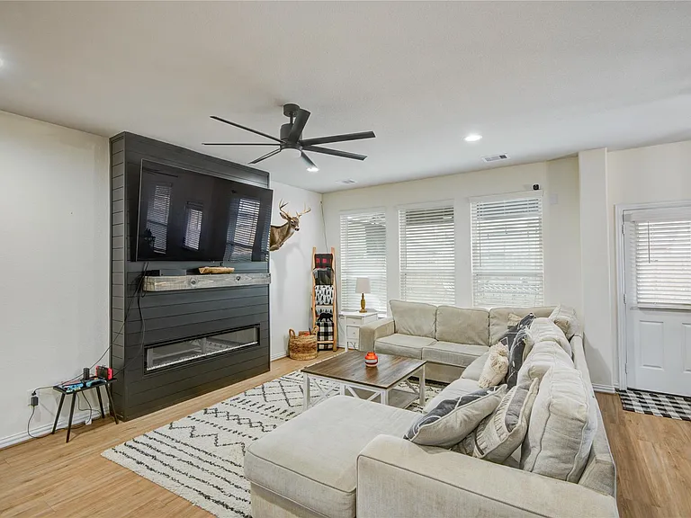 5312 Latigo Ct — Photo 12