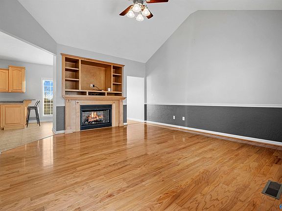 3rd image of 2149 Leota Rd