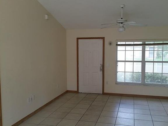 3rd image of 101 Pansy Ct