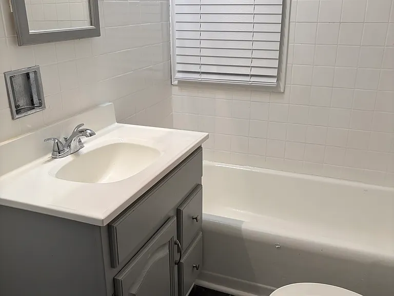 1324 S 51st Ave — Photo 9