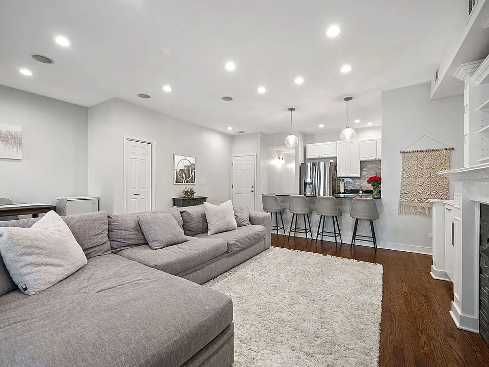 Living Room / Kitchen
