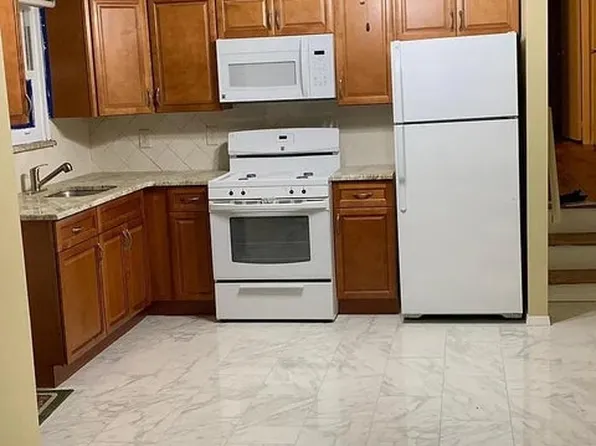 9 Radford Street image 26 of 35