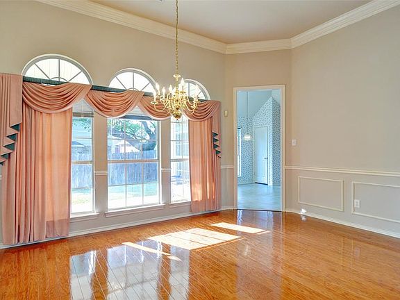 5th image of 7828 Meadowlark Dr