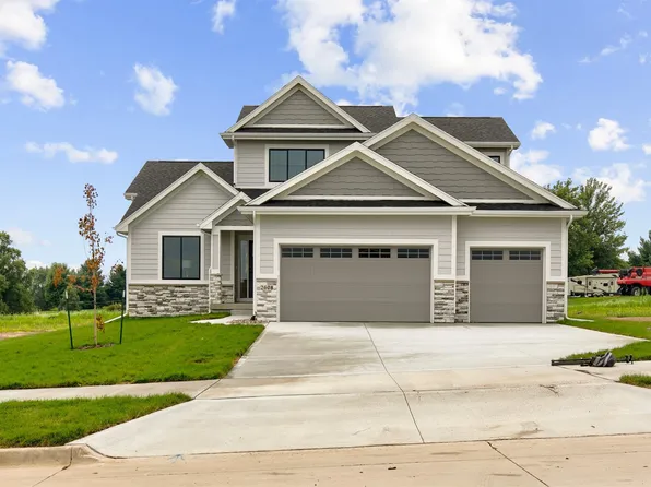 2608 Bluebell Dr, Norwalk, IA 50211