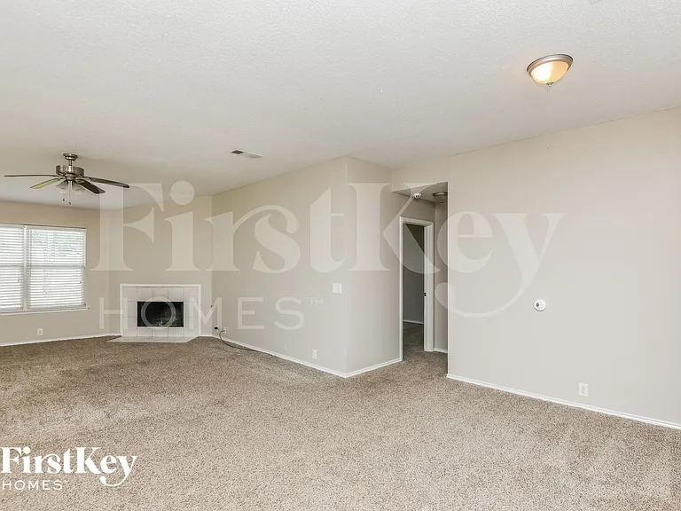 820 Big Sky Ln — Photo 2