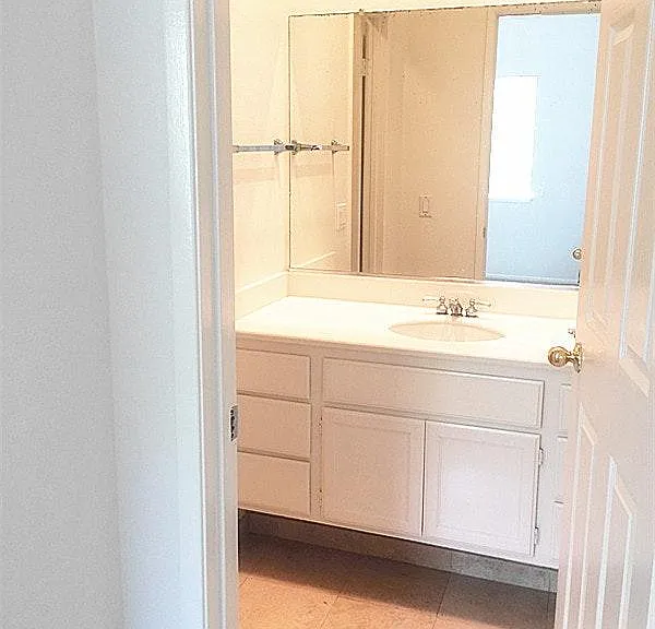 2nd bathroom