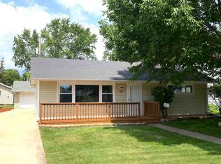 950 Sherry St, Neenah, WI 54956