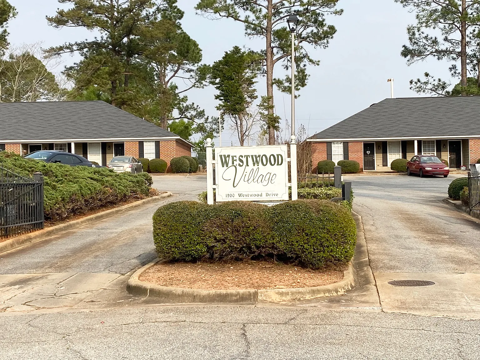 2 bed, 1000 sqft, $925 — Photo 1