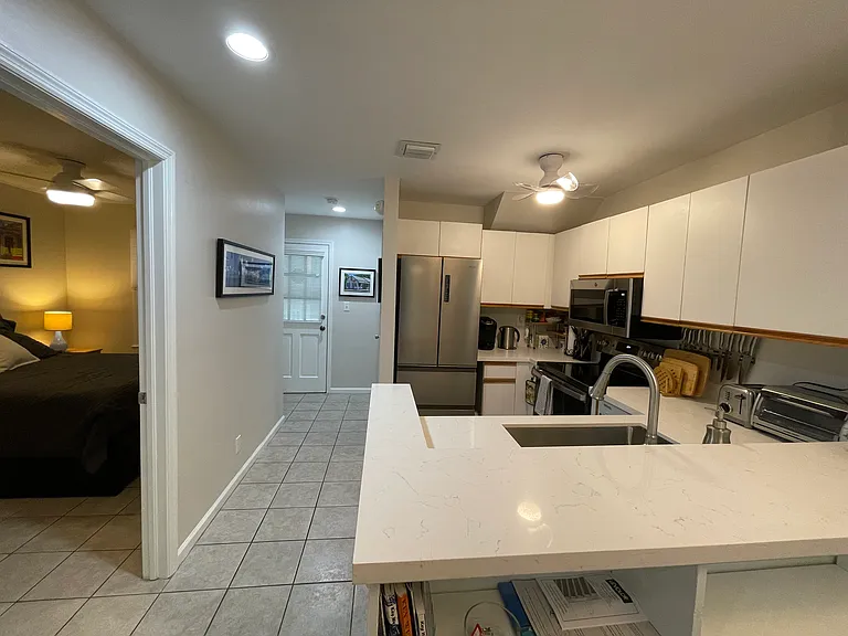 Kitchen (guest bedroom) left side