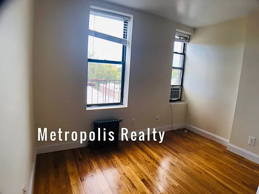 Rented by Metropolis International Realty Inc. | media 17