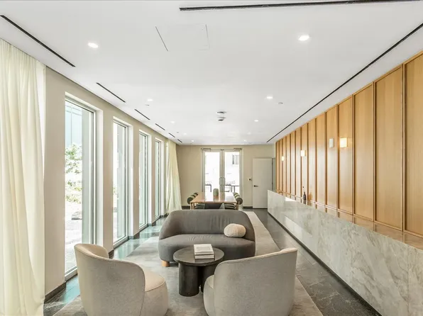 133-27 39th Avenue image 5 of 19