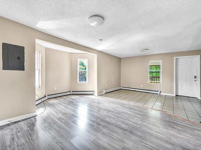 63 Seyms St #3 — Photo 13