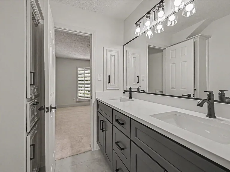 507 Commodore Way — Photo 35