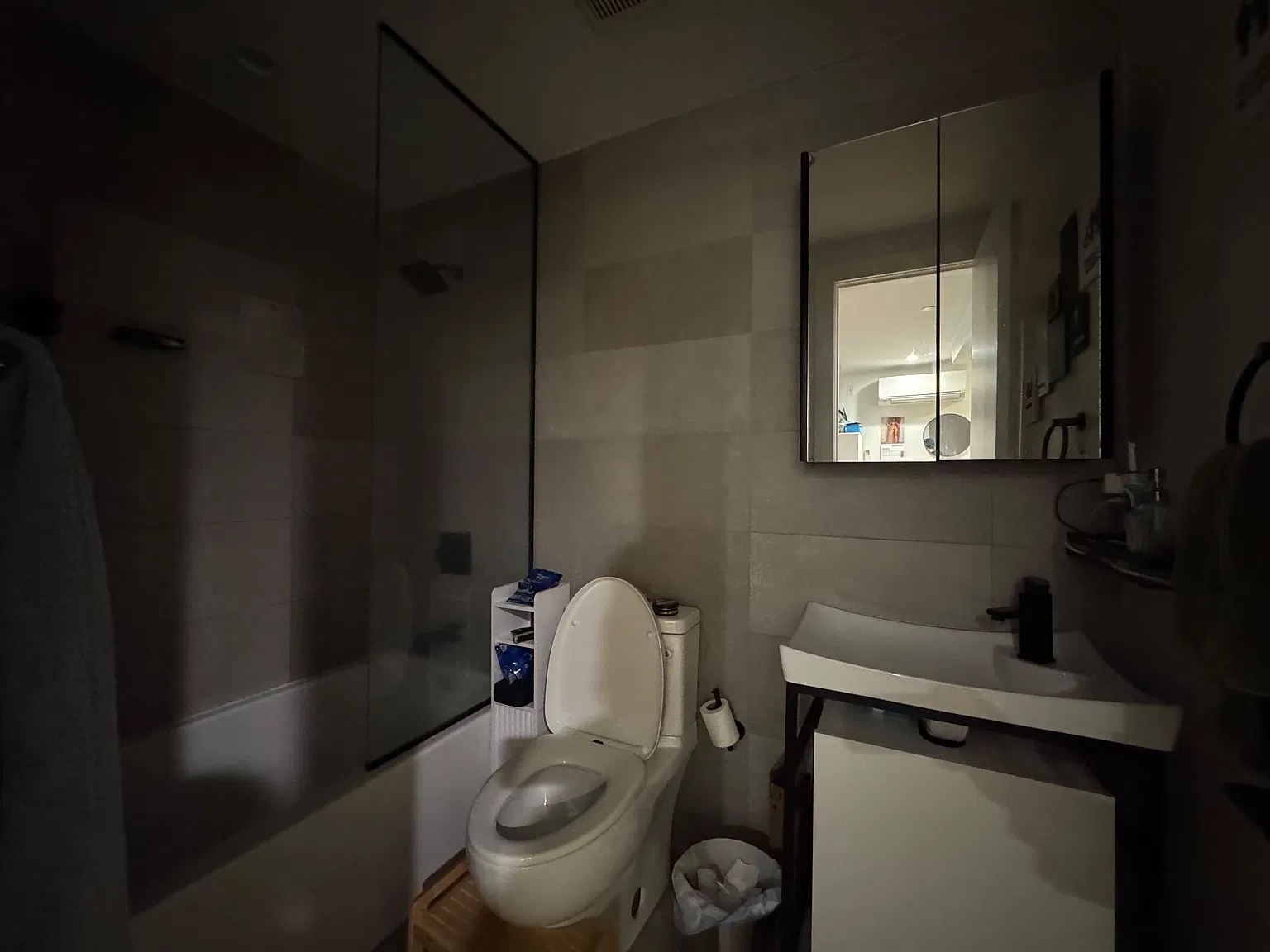 826 Saint John's Place — Photo 4