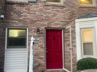 241 Woodcastle Dr, Florence, AL 35630
