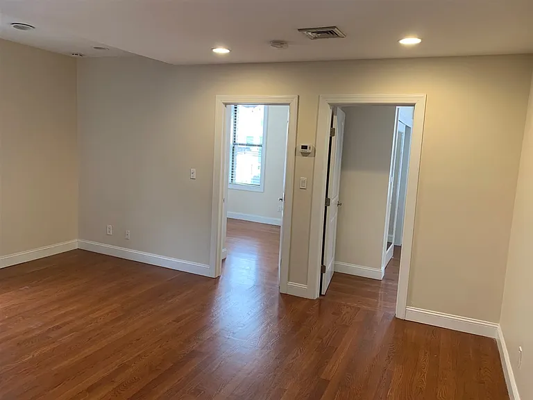 422 Monroe St #4 — Photo 5