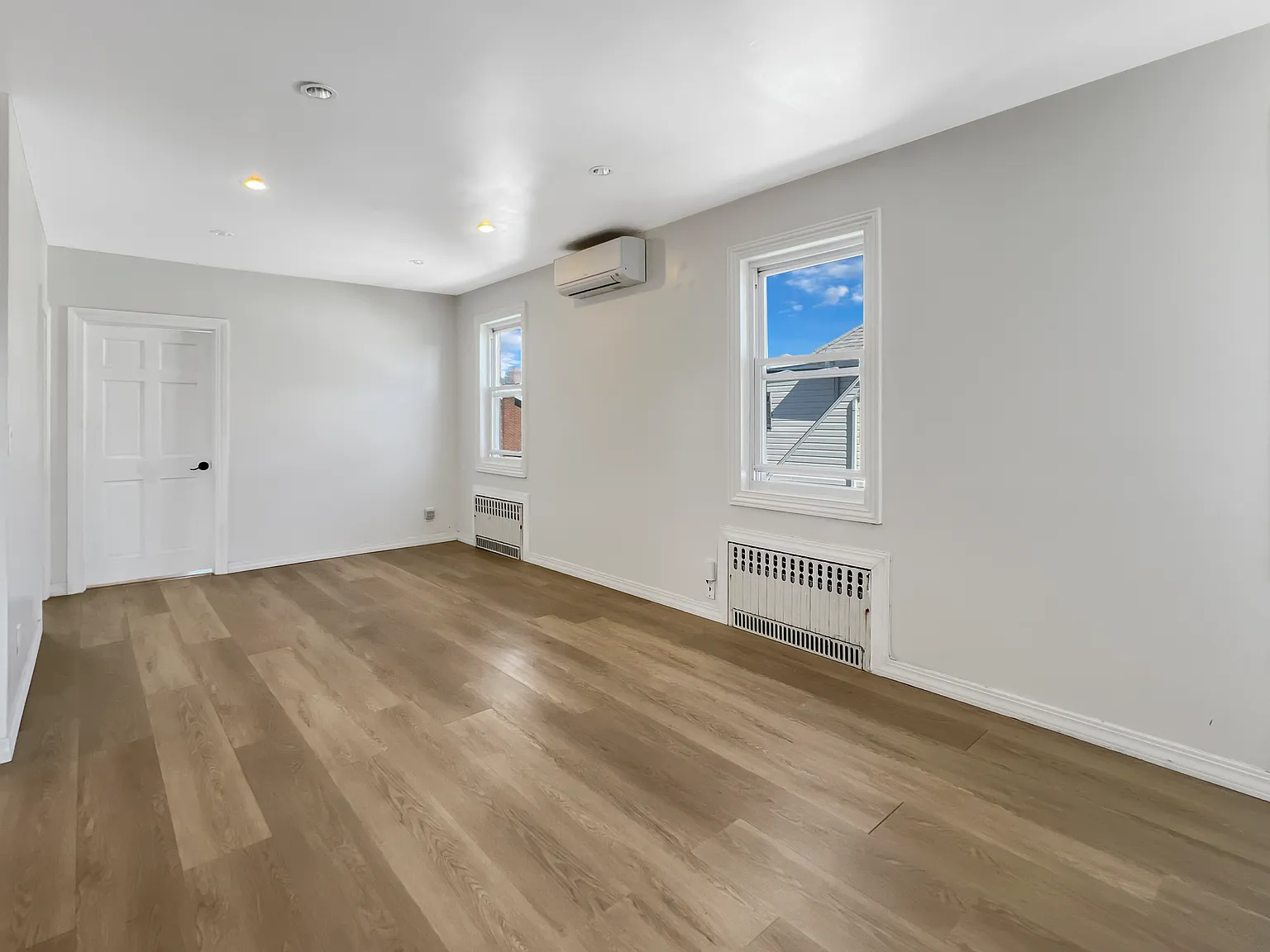135 Winham Ave — Photo 4
