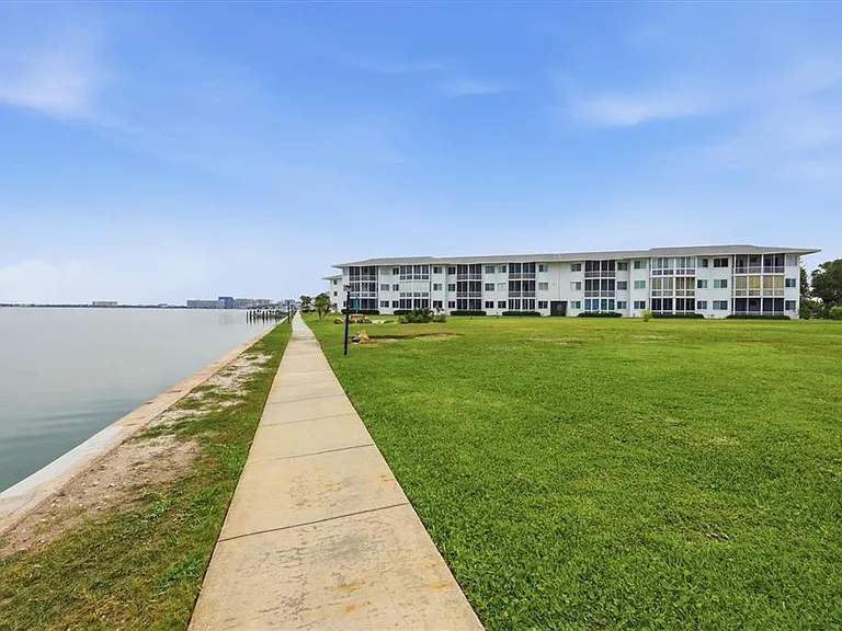 769 John Ringling Blvd #4 — Photo 30
