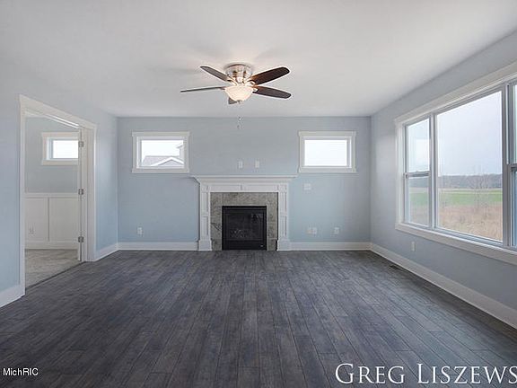 4th image of 6886 Madrone Dr NE