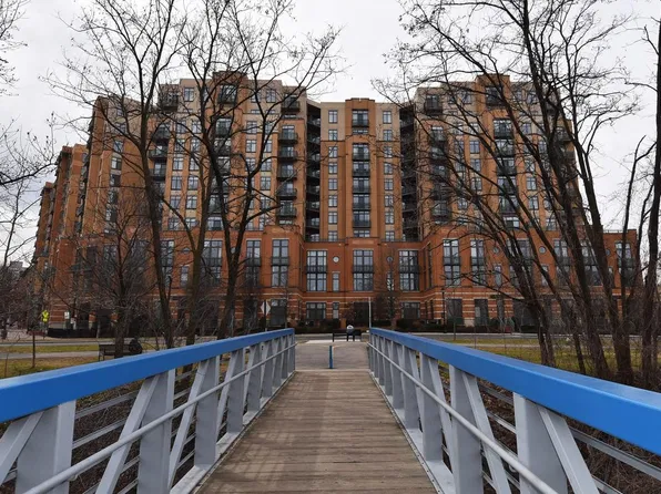 2720 S Arlington Mill Dr, Arlington, VA