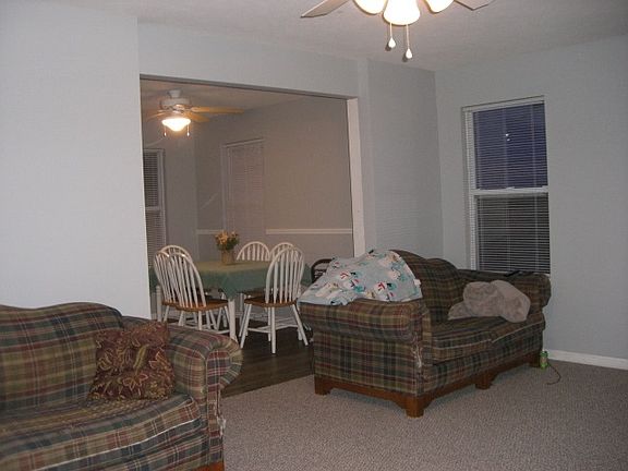 3rd image of 807 Clifford Ave