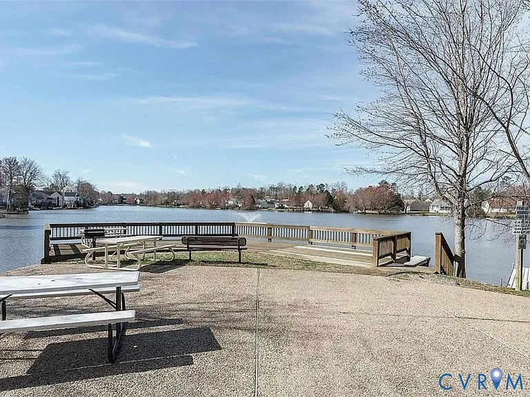 7806 Fern Hollow Dr — Photo 32