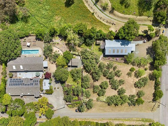 5th image of 1086 La Londe Lane