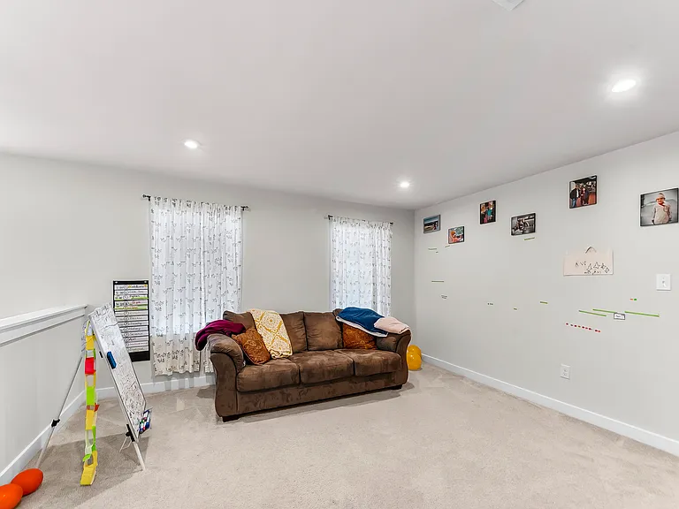 305 Goodwick Dr — Photo 13