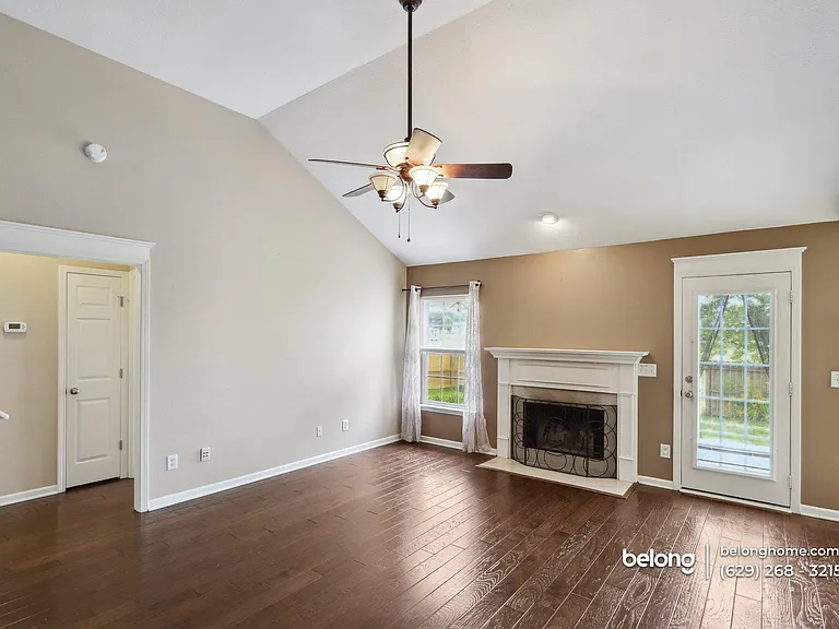 404 Birdstone Dr — Photo 2