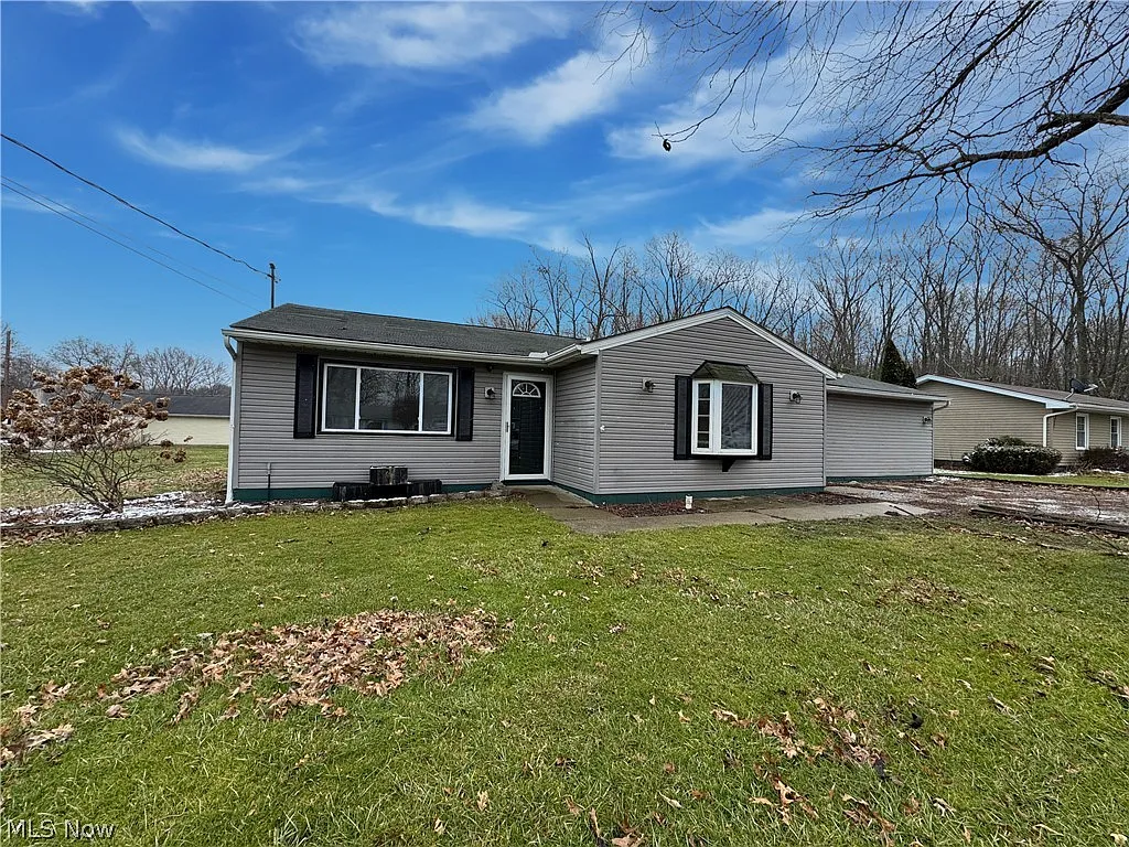 18066 Hillcrest Dr photo 1