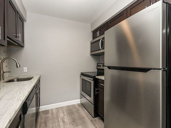 2nd image of 33354 Kingslane Ct APT 9