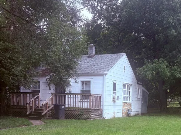 1705 E Hickory St, Decatur, IL 62526