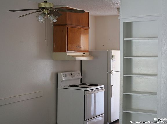 4th image of 144 Cloudhaven Dr #2