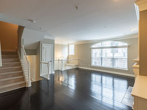 4th image of 5067 Donovan Dr