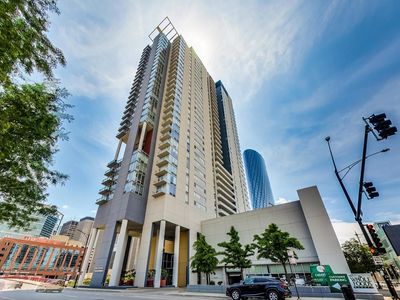 737 W Washington Blvd APT 2702, Chicago, IL, 60661